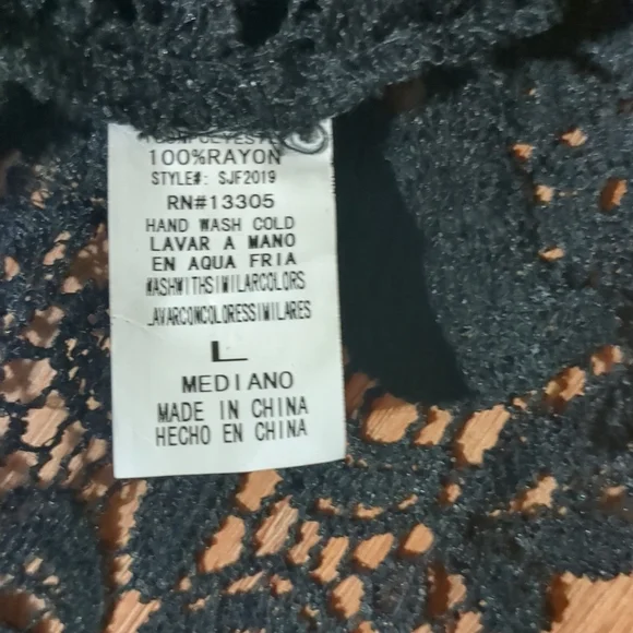 San joy shoulder Top color black embroidery - Picture 6 of 6